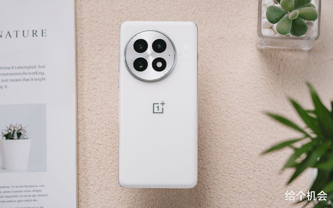 闭眼入”的3款旗舰一步到位用六年PG麻将胡了上半年换手机可以“(图7)